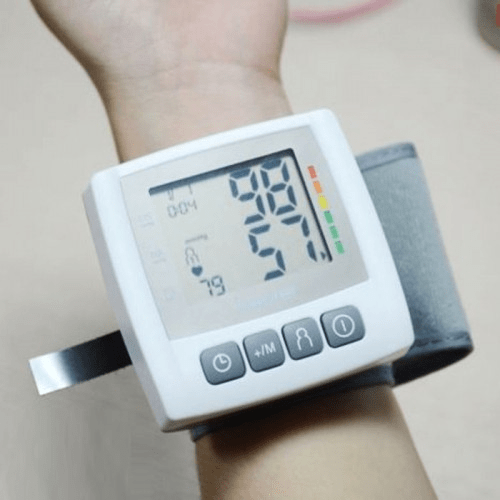 Máy dùng để đo huyết áp ở cổ tay