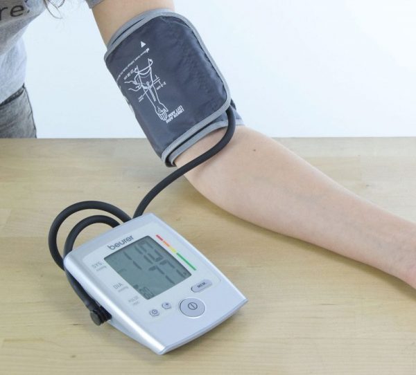 Máy đo huyết áp Beurer BM35 ấn tượng bởi nhiều chức năng