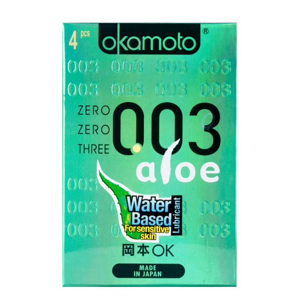 Okamoto 0.03 Aloe có tinh chất lô hội mang lại cảm giác dịu dàng bảo vệ vùng kín cho phụ nữ