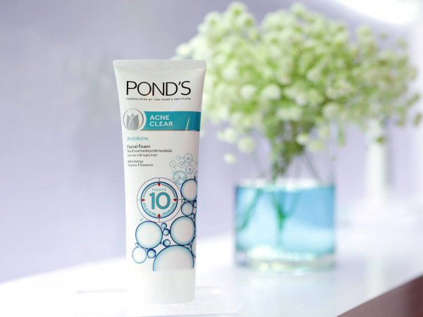 Pond’s Acne Clear là sản phẩm hot nhờ công dụng dành cho cả da dầu và da mụn