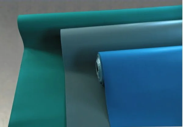 Thảm cao su chống tĩnh điện Vina được làm bằng cao su 2 lớp